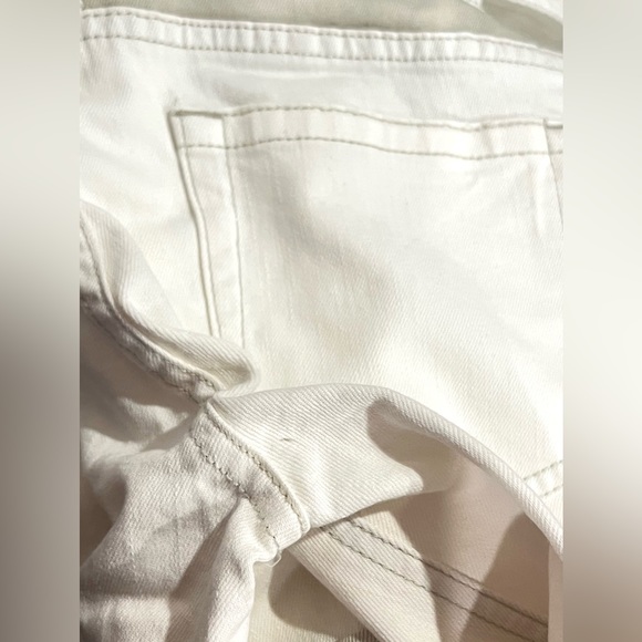 NEW Free People 90s Jax Patched Button Fly Raw Hem
Straight Jeans - Picture 6 of 9